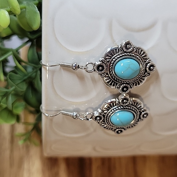 Ear Envy Jewelry - WESTERN FUSION MEDALLION DROP EARRINGS